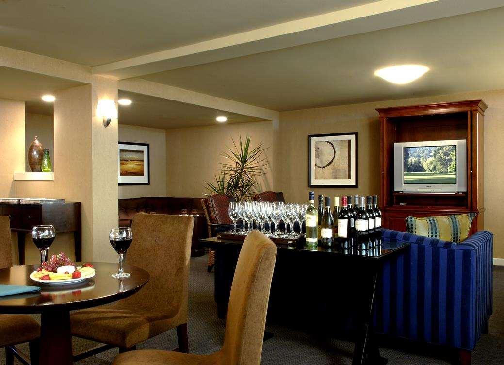 诺沃克希尔顿逸林酒店 外观 照片